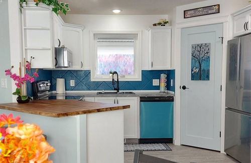 Grande Prairie House | "✨Luxury 3 Bed 2 Bath - All-Inclusive Furnished Retreat✨"
