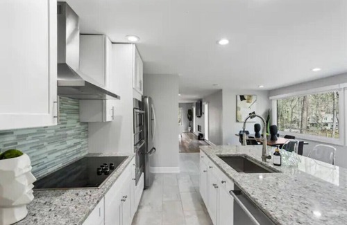 Randall Mill House | Luxury 3 bed buckhead home with freestanding tub