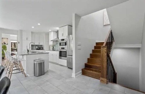 Randall Mill House | Luxury 3 bed buckhead home with freestanding tub