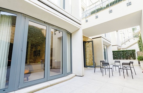 Campden House | Luxury 3-Bed Duplex w/Garden | 3min to Holland Park
