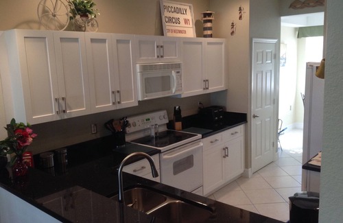 Naples Condo | Luxury 3 bed Resort Style Amenities