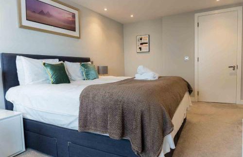 Portsmouth Apartment | Luxury 3 Bedroom 3 Bathroom Balcony Apartment - Gunwharf Quays Apartments