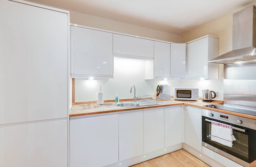 Maidenhead Apartment | Luxury 3 Bedroom Apartment with Parking