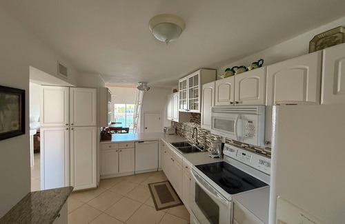 South Bimini Condo | Luxury 3-Bedroom Condo in Bimini with Stunning Views & Modern Amenities