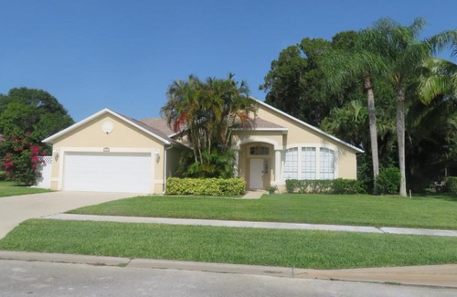 Vero Beach South House | Luxury 3-Bedroom Home near Beaches with Pool