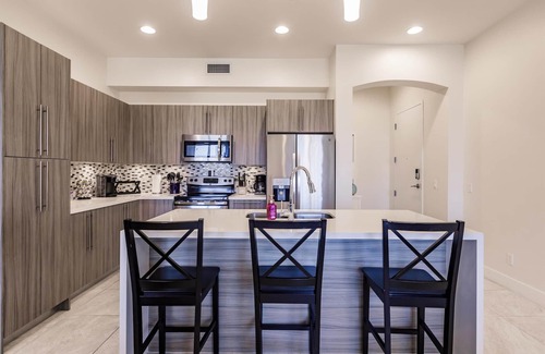 Majestic Palms Condo | Luxury 3 Bedroom Penthouse w/Pool Close to Fort Myers Beach and Sanibel Island