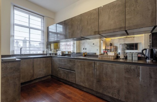 Royal Borough of Kensington and Chelsea Apartment | LUXURY 3 BEDROOMS FLAT IN HYDE PARK