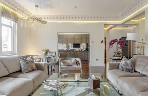 Royal Borough of Kensington and Chelsea Apartment | LUXURY 3 BEDROOMS FLAT IN HYDE PARK