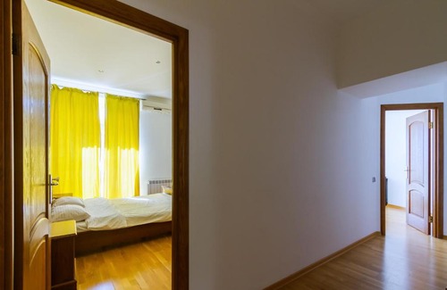 Lypky Apartment | Luxury 3 Bedrooms - Next to Arena