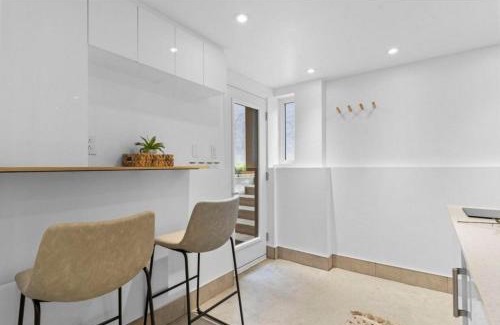 Shaughnessy Village Apartment | Luxury 3 person Apartment in heart Montréal downtown