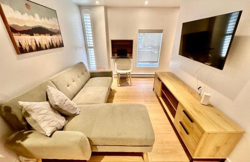 Shaughnessy Village Apartment | Luxury 3 person Apartment in heart Montréal downtown