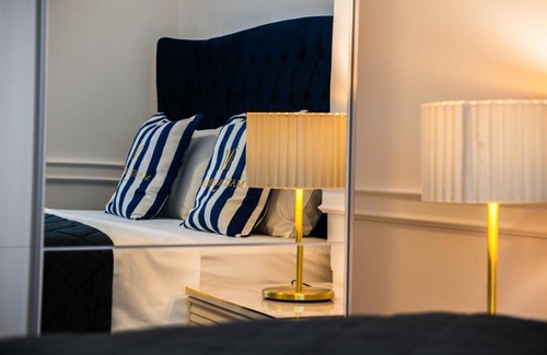 Old Town Apartment | Luxury 3BDR Suite- Maison Imperial
