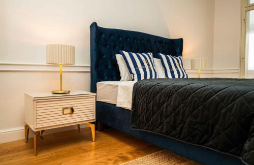 Old Town Apartment | Luxury 3BDR Suite- Maison Imperial
