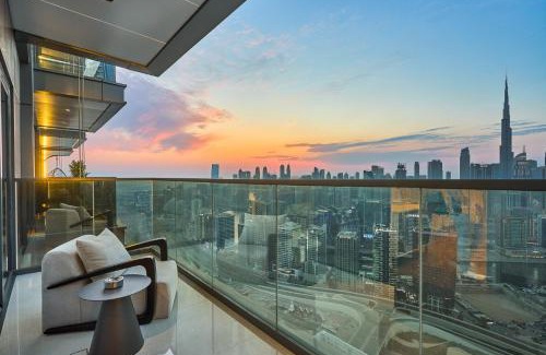 Business Bay Apartment | Luxury 3br Maid Room I Burj Views I Downtown