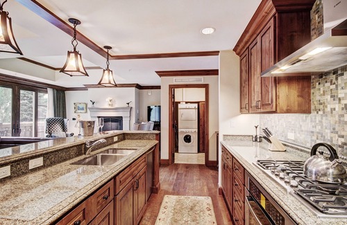Vail Condo | Luxury 3br Ritz Carlton W/ View Of The Vail Valley 3 Bedroom Condo by RedAwning