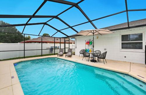 Cypress Gardens House | Luxury 3BR with Private POOL & GAME ROOM, only 4 MIN to LEGOLAND