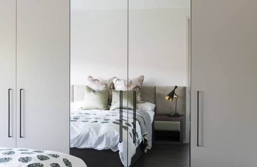 Cricklewood House | Luxury | 3x King Beds | Garden | Free Parking | Air Con