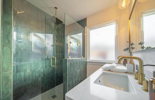 Central Oklahoma City House | Luxury 4 Bdr, Okc, Walk 2 Ou Med, 4 King Bed