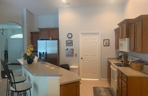 Braden River Villa | Luxury 4-bed home with private heated pool & hot-tub situated in Tara G&C Club