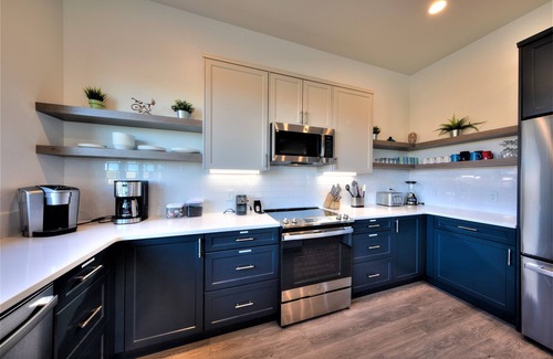 Moab South Valley House | Luxury 4 bedroom twin home, beautiful views. Private hot tub. Covered patio.