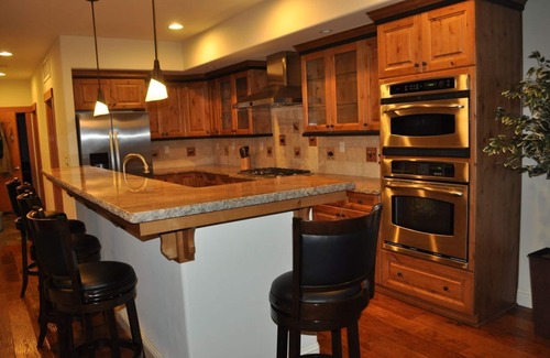 Truckee House | Luxury 4 Br 3.5 Bt large home close Northstar, Squaw, Lake Tahoe & Truckee Town