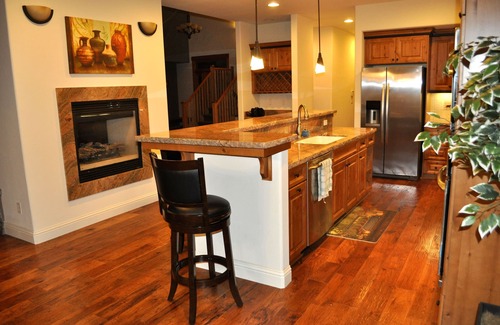 Truckee House | Luxury 4 Br 3.5 Bt large home close Northstar, Squaw, Lake Tahoe & Truckee Town