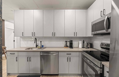 Center City Apartment | Luxury 4BD | Center City | 5 Beds | By JFK plaza