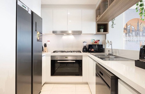 Downtown Dubai Apartment | Luxury 4BR, Burj View, Walk to Dubai Mall, Pool
