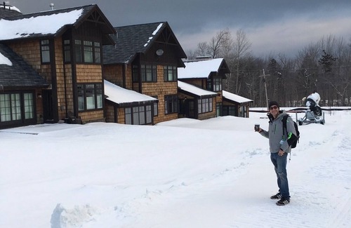 West Dover House | Luxury 4BR Townhome at the Hermitage, only 4 Miles to Mount Snow