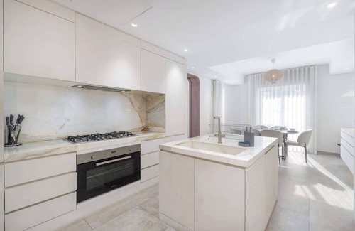 Dubai Villa | Luxury 4BR Villa-Al Reem 3-Perfect Family Getaway!