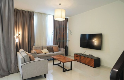 Dubai Apartment | Luxury 4BR Villa With Private Garden