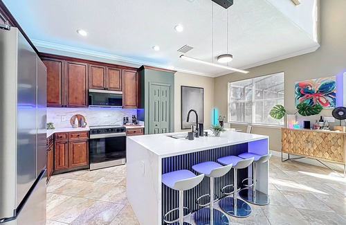 Southeast Orlando House | Luxury 5-bedroom, 3.5 Bathroom House with Private Pool, Patio & Gated Community!