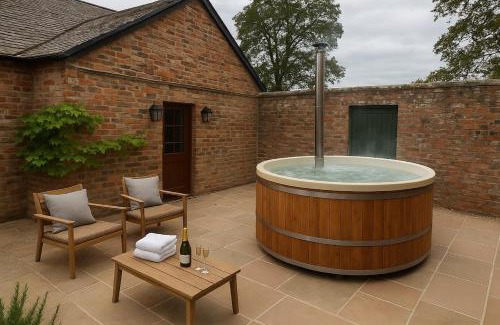 Northallerton House | Luxury 5 Star Holiday House with floodlit Tennis court - BRAND NEW