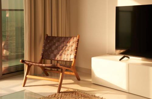 Downtown Dubai Apartment | Luxury 58th Floor Seaview 2BR - Paramount Midtown - 6 Guests - 64F Pool Access & Burj View