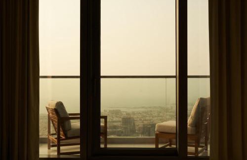 Downtown Dubai Apartment | Luxury 58th Floor Seaview 2BR - Paramount Midtown - 6 Guests - 64F Pool Access & Burj View