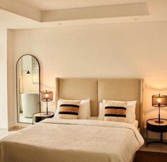 Downtown Dubai Apartment | Luxury 58th Floor Seaview 2BR - Paramount Midtown - 6 Guests - 64F Pool Access & Burj View