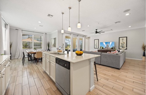 Kissimmee House | Luxury 5bed Villa with Complimentary Pool Heating