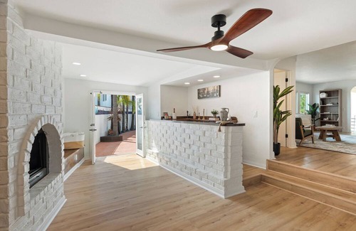 Mount Helix Villa | Luxury 5BR Villa - Pool, Spa, Movie Theater, Game Room, Bar, & Outdoor Dining