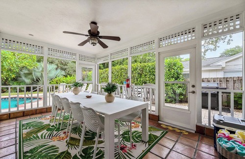 West Bradenton House | Luxury 5BR w/Pool, Spa & Game Room near AMI