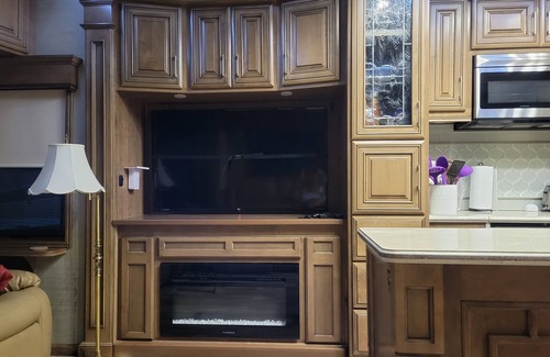 Green Valley House | Luxury 5th Wheel RV in Awesome Resort