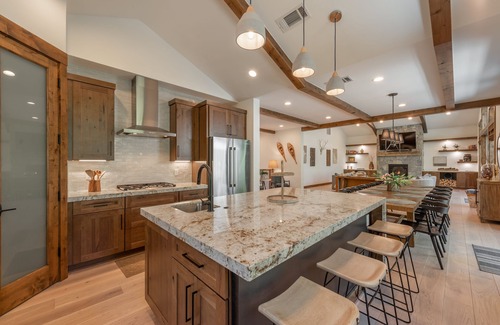 Tahoe Vista House | Luxury 5x4 Home - Hot Tub, Pool Table, Walk to Pickleball Ct, Backs to Forest