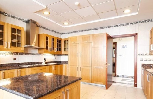 Dubai Villa | Luxury 6-bed w/pool - Golf Course - Maid included!