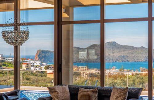 Kato Stalos Villa | Luxury 6-Bedroom Villa With Private Pool- Villa Prigipessa