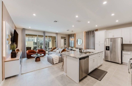 Florida Central Atlantic Coast House | Luxury 6BR Home with Pool | Solara Resort