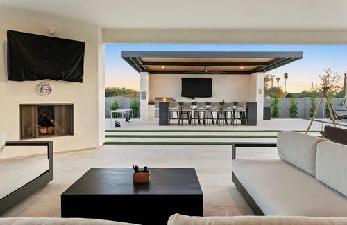 Central Scottsdale House | Luxury 6BR Villa w/Pickleball Court & Heated Spa!