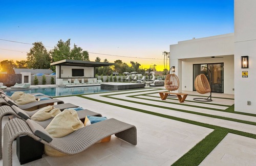 Central Scottsdale House | Luxury 6BR Villa w/Pickleball Court & Heated Spa!