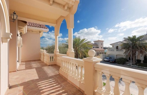 Palm Jumeirah Villa | Luxury 7BR Villa w/private beach and pool