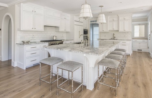 Nantucket Town House | Luxury 8 BR, 8.5 B, Walk to Beach & Town, Pool!