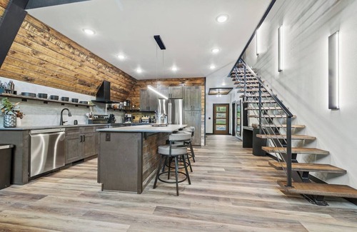 Omaha House | Luxury A-Frame*Hot-tub*Firepit