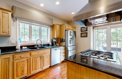 Klamath Falls House | Luxury and Adventure Await – The Perfect Klamath Falls Getaway